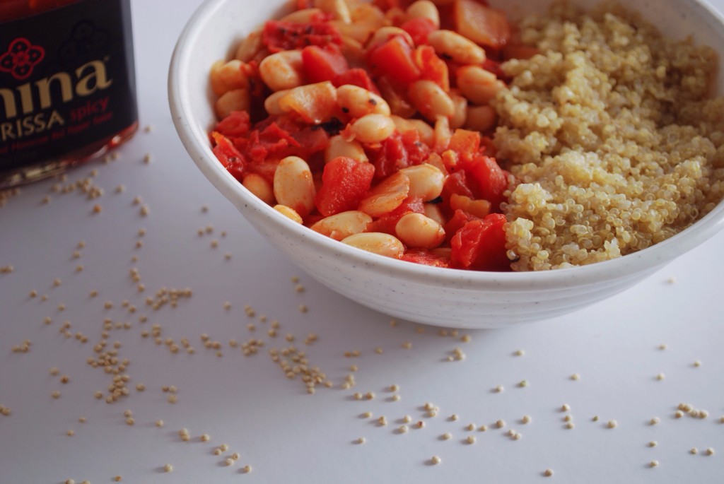 Harissa Beans: A spicy vegan & gluten free meal filled with protein! || fooduzzi.com 