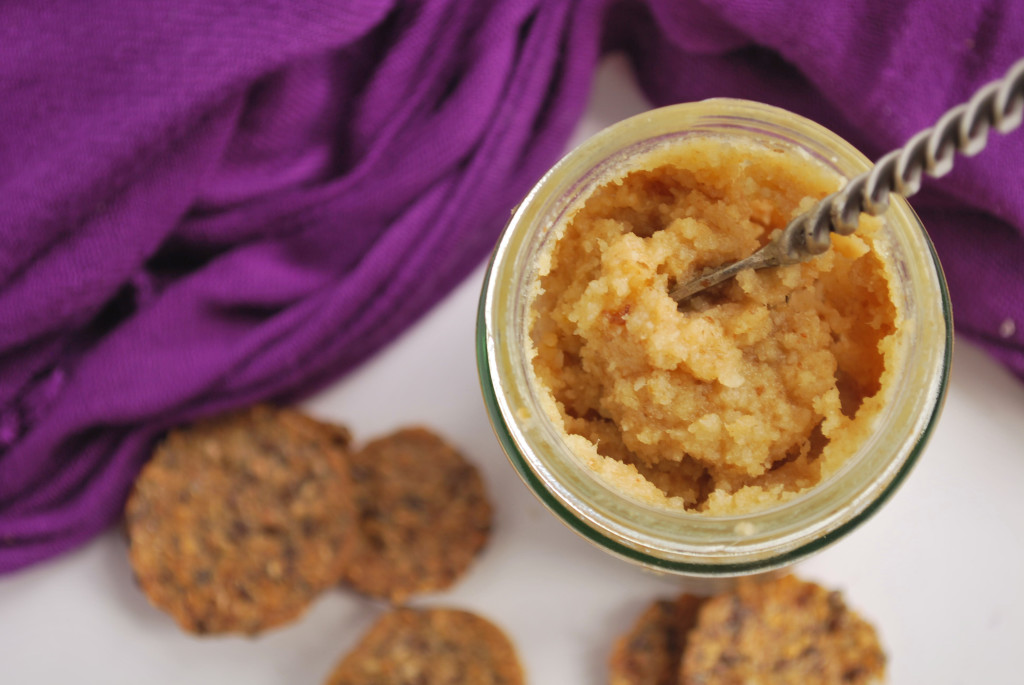 Salted Caramel Coconut Butter: You'll want this creamy, dreamy, coconutty goodness on everything! Add some cocoa to the mix for a gluten free and vegan Samoa Spread! || fooduzzi.com