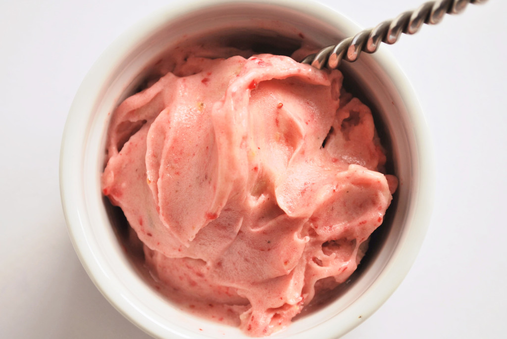 Strawberry Banana Sorbet: Hello, your new summertime treat! Just two ingredients make up the creamiest, freshest gluten free and vegan sorbet out there! || fooduzzi.com