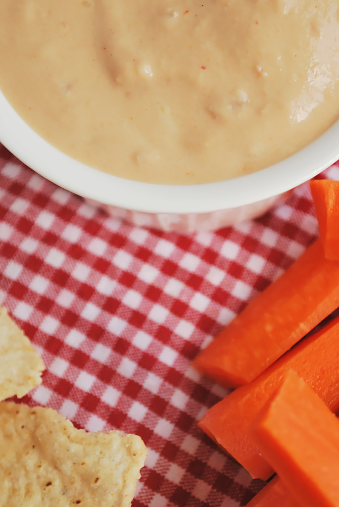 Ultimate Vegan Dipping Sauce: A versatile sauce perfect for summer picnics! It requires only three ingredients and takes mere seconds to whip together! || fooduzzi.com