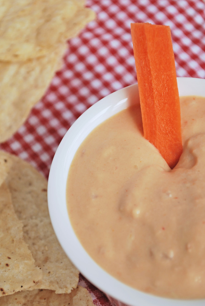 Ultimate Vegan Dipping Sauce: A versatile sauce perfect for summer picnics! It requires only three ingredients and takes mere seconds to whip together! || fooduzzi.com 