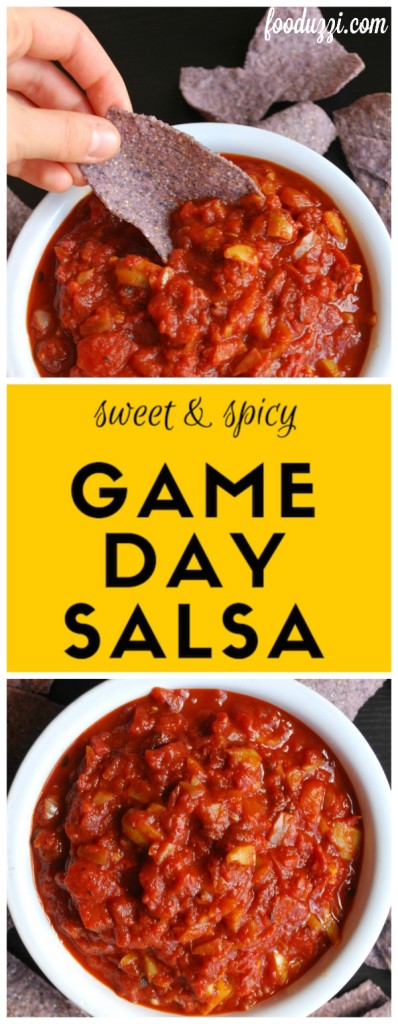 Sweet and Spicy Game Day Salsa: this simple and healthy salsa recipe will be your new favorite game day grub! || fooduzzi.com recipes