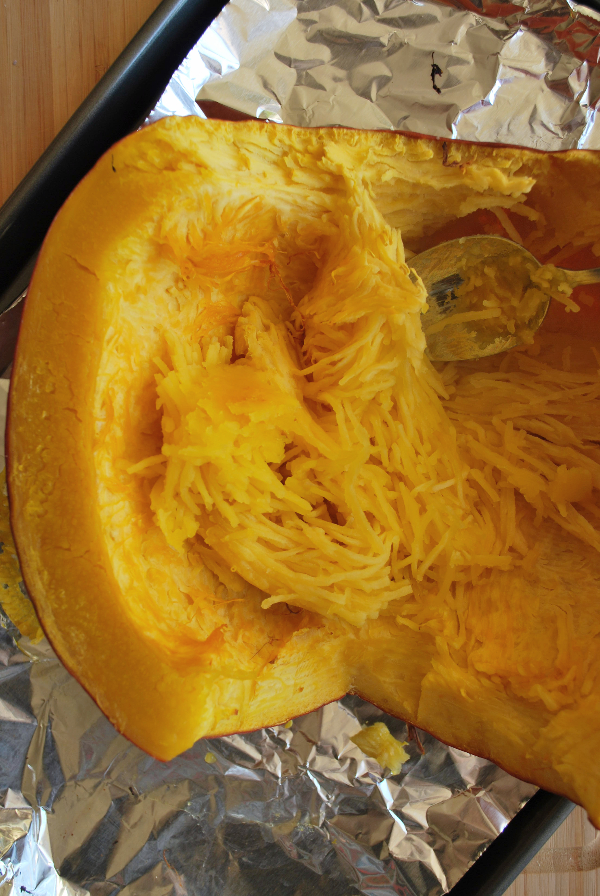 How to Make Homemade Pumpkin Puree || fooduzzi.com recipes