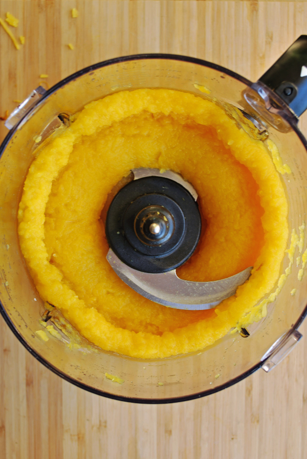 How to Make Homemade Pumpkin Puree || fooduzzi.com recipes
