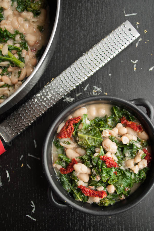 Easy Beans and Greens: A fast, simple, healthy, and delicious gluten free and vegetarian meal that's perfect for a festive Christmas dinner! Vegan option included! || fooduzzi.com recipes