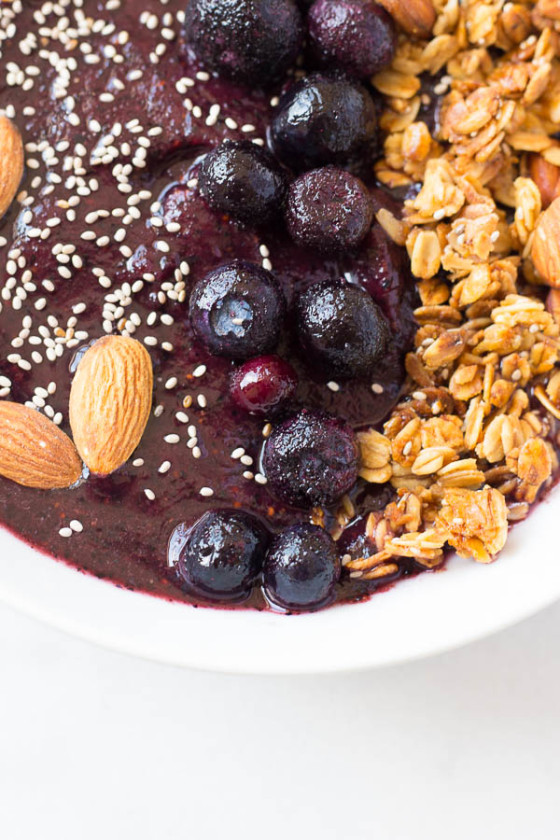 Lemon Blueberry Smoothie Bowl - Fooduzzi