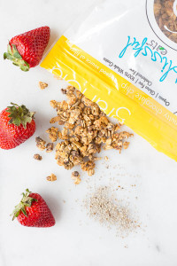 Easy 5-Ingredient No-Bake Strawberry Crumble + Exciting News! - Fooduzzi