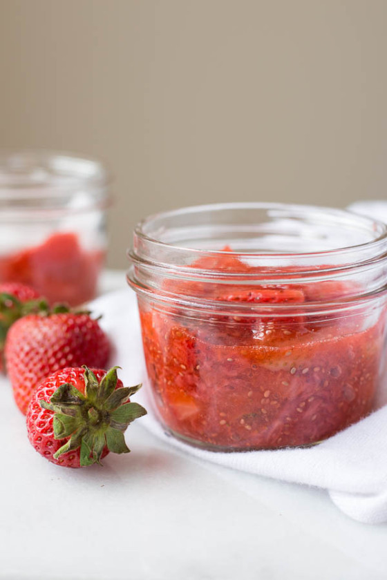 Easy 5-Ingredient No-Bake Strawberry Crumble + Exciting News! - Fooduzzi