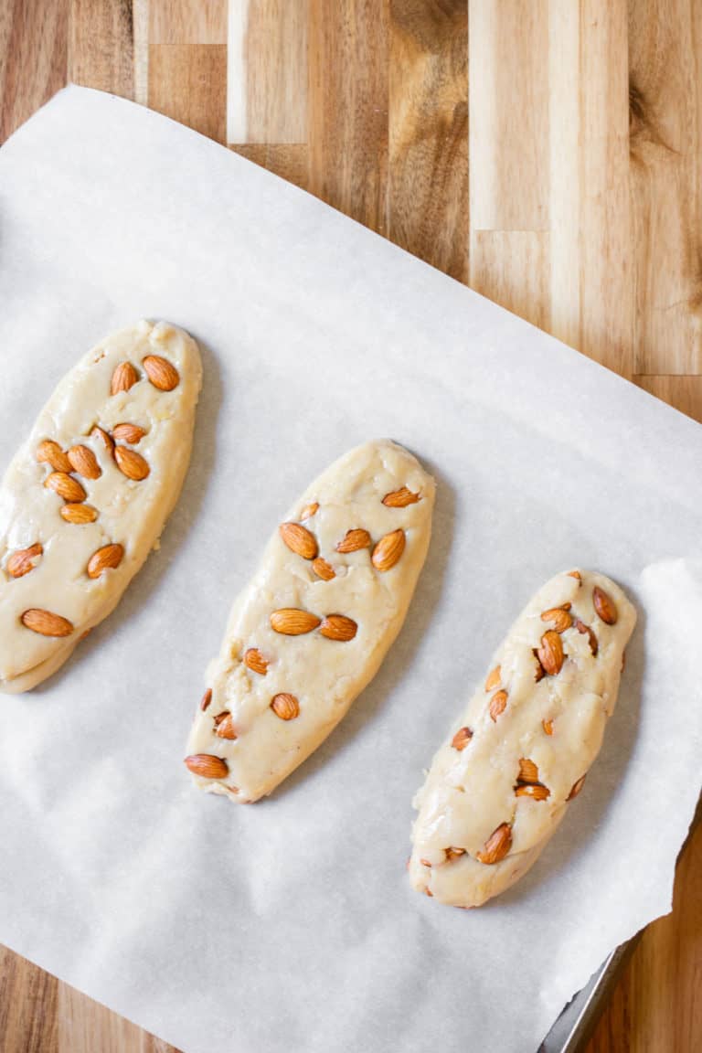 Lemon Biscotti With Vanilla, Olive Oil, And Almonds - Fooduzzi